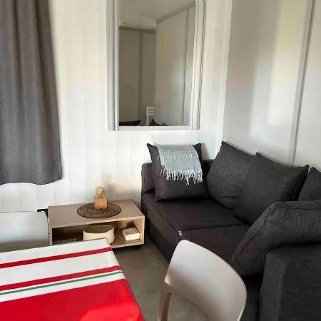 Avec à Hasparren, 50 M², Piscine Partagée *