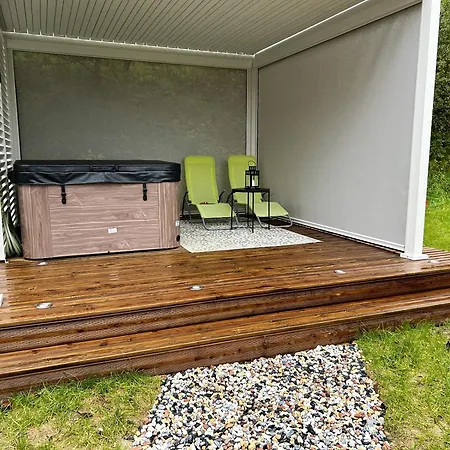 Avec A Hasparren, 50 M², Piscine Partagee *