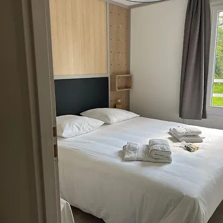 Avec A Hasparren, 50 M², Piscine Partagee شاليه *