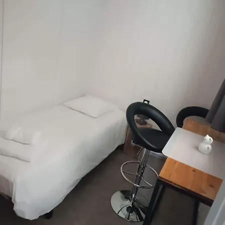 Avec A Hasparren, 50 M², Piscine Partagee *