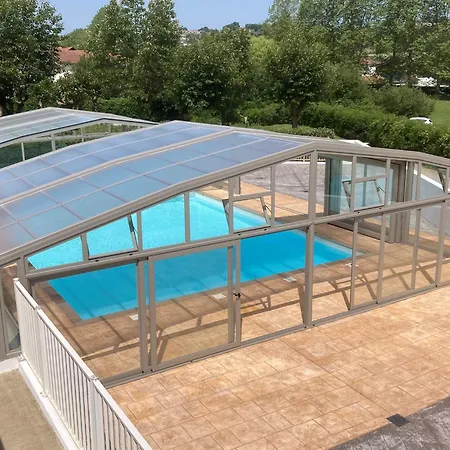 شاليه Avec A Hasparren, 50 M², Piscine Partagee