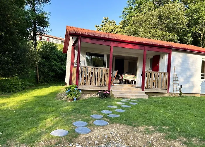 בקתה Avec A Hasparren, 50 M², Piscine Partagee האספארן