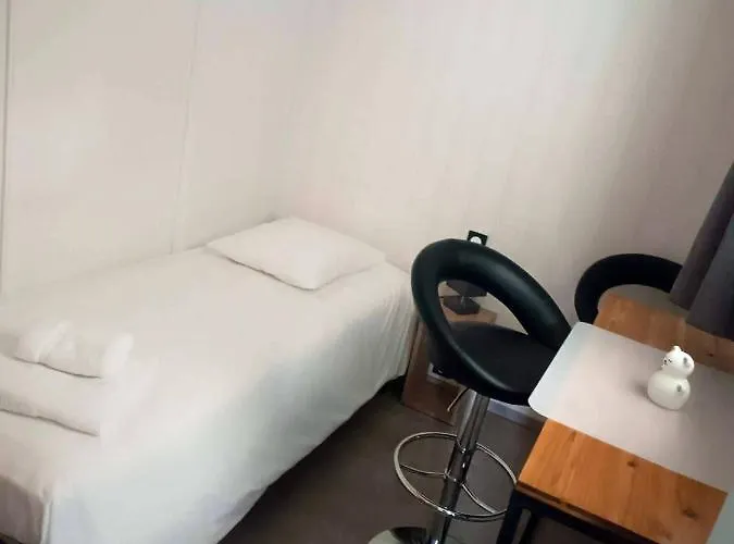 בקתה Avec A Hasparren, 50 M², Piscine Partagee