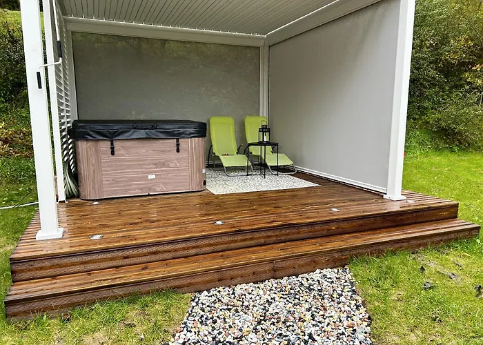 Avec A Hasparren, 50 M², Piscine Partagee *